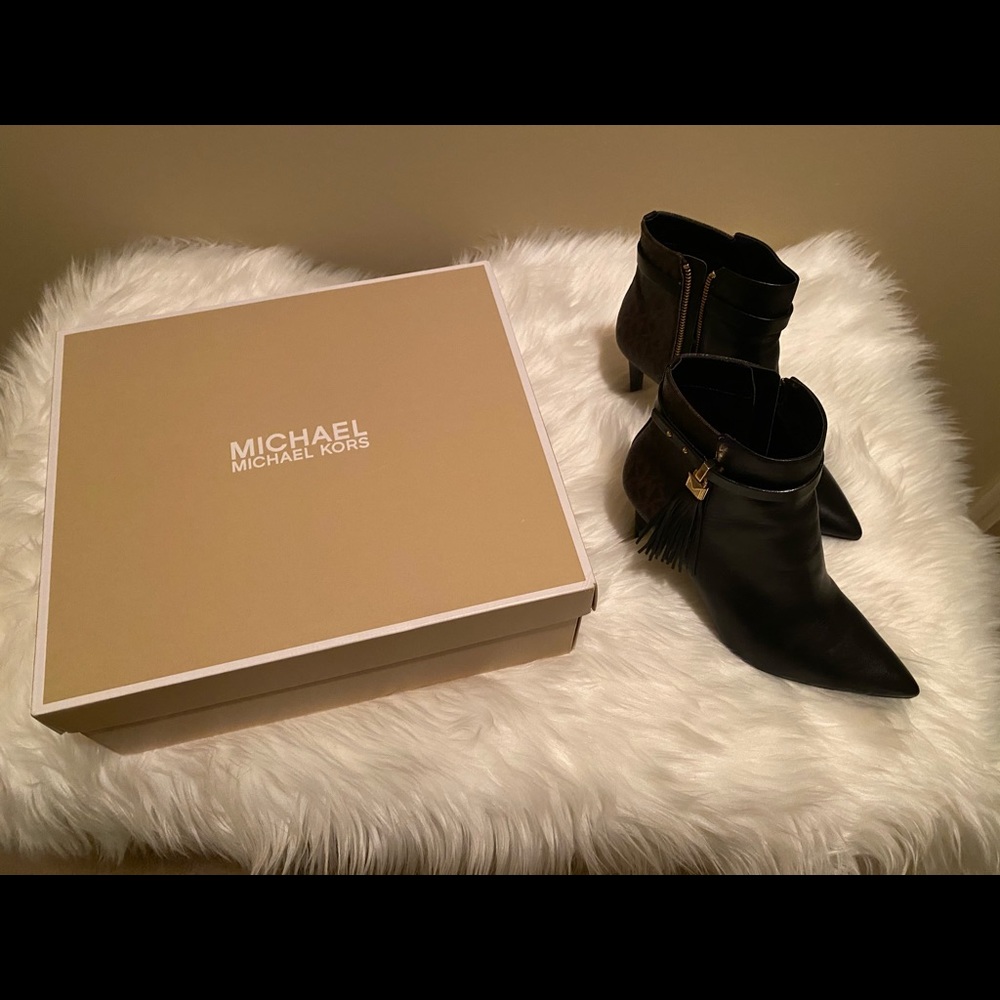 Michael Michael Kors Winslow leather anklet boot
